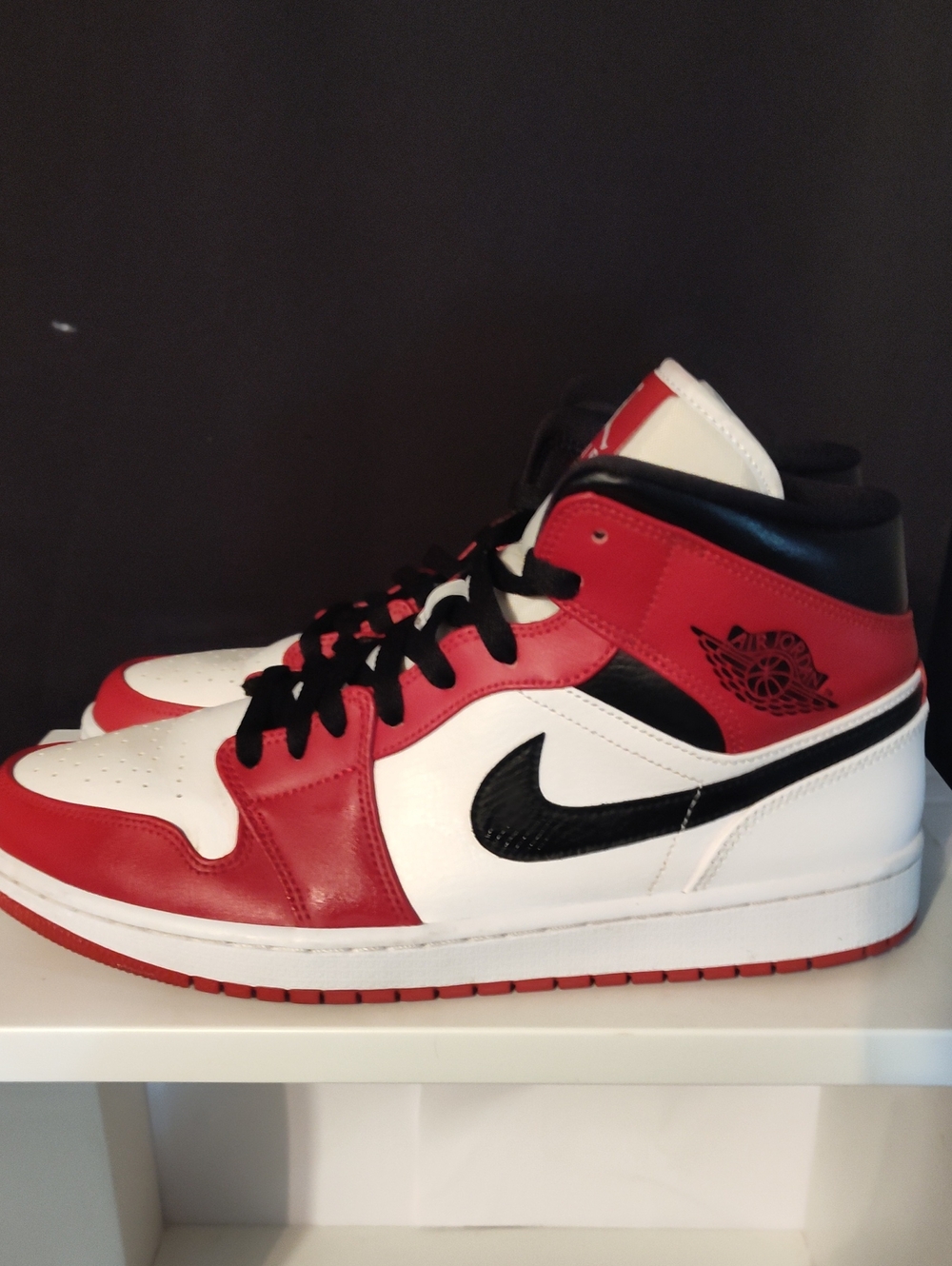 Air Jordan 1 Mid "CHICAGO" 2020 Red, White & Black Mid-Top Sneakers NWOB